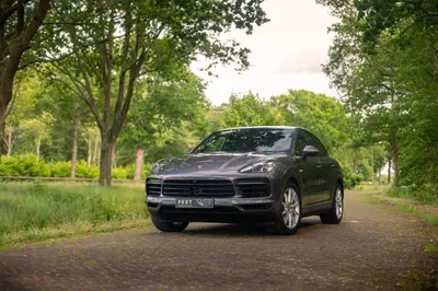 Porsche Cayenne Cayenne 3.0 V6 E-hybrid 2020 Grijs uit 2020