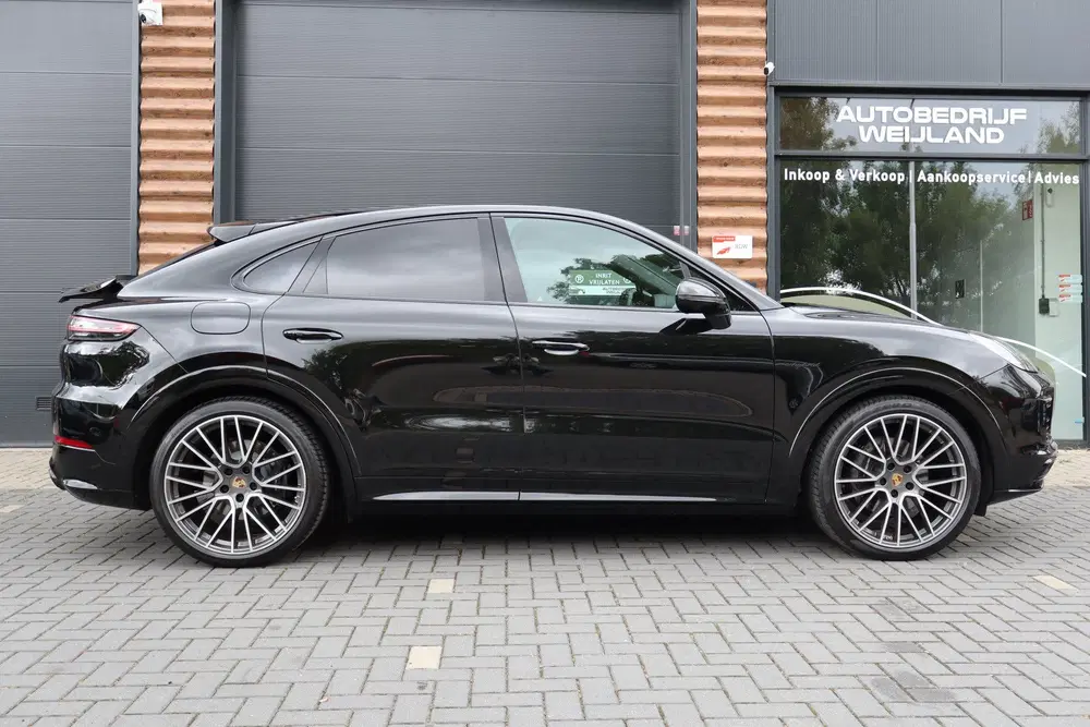 Porsche Cayenne Cayenne Coupé 3.0 E-Hybrid Black Edition P uit 2023, foto 3