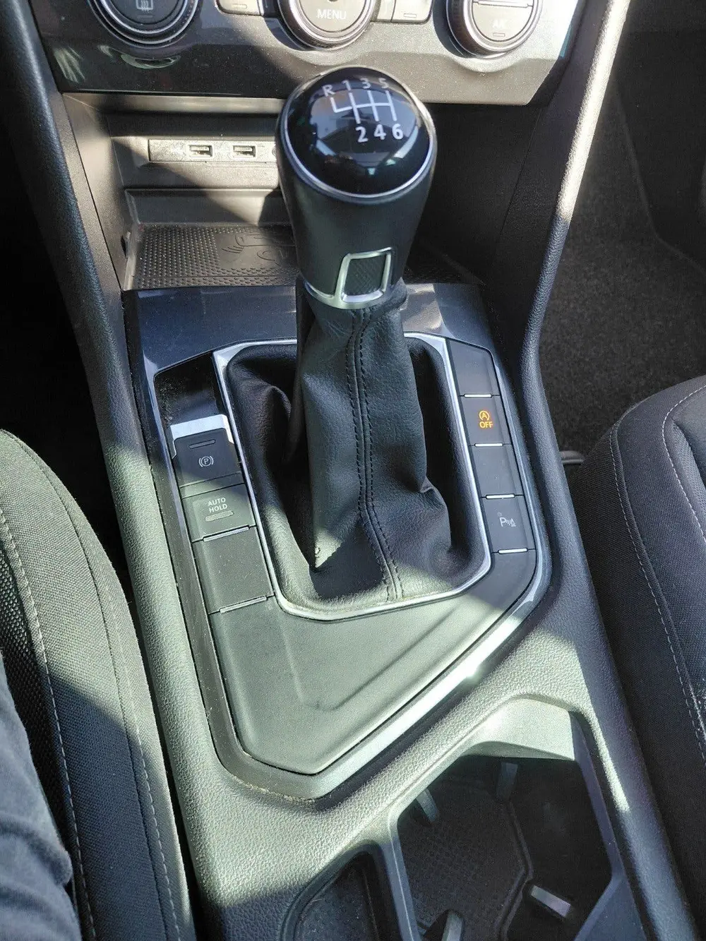 Volkswagen Tiguan 1.5 TSI 130pk 2020 Grijs uit 2020, foto 17