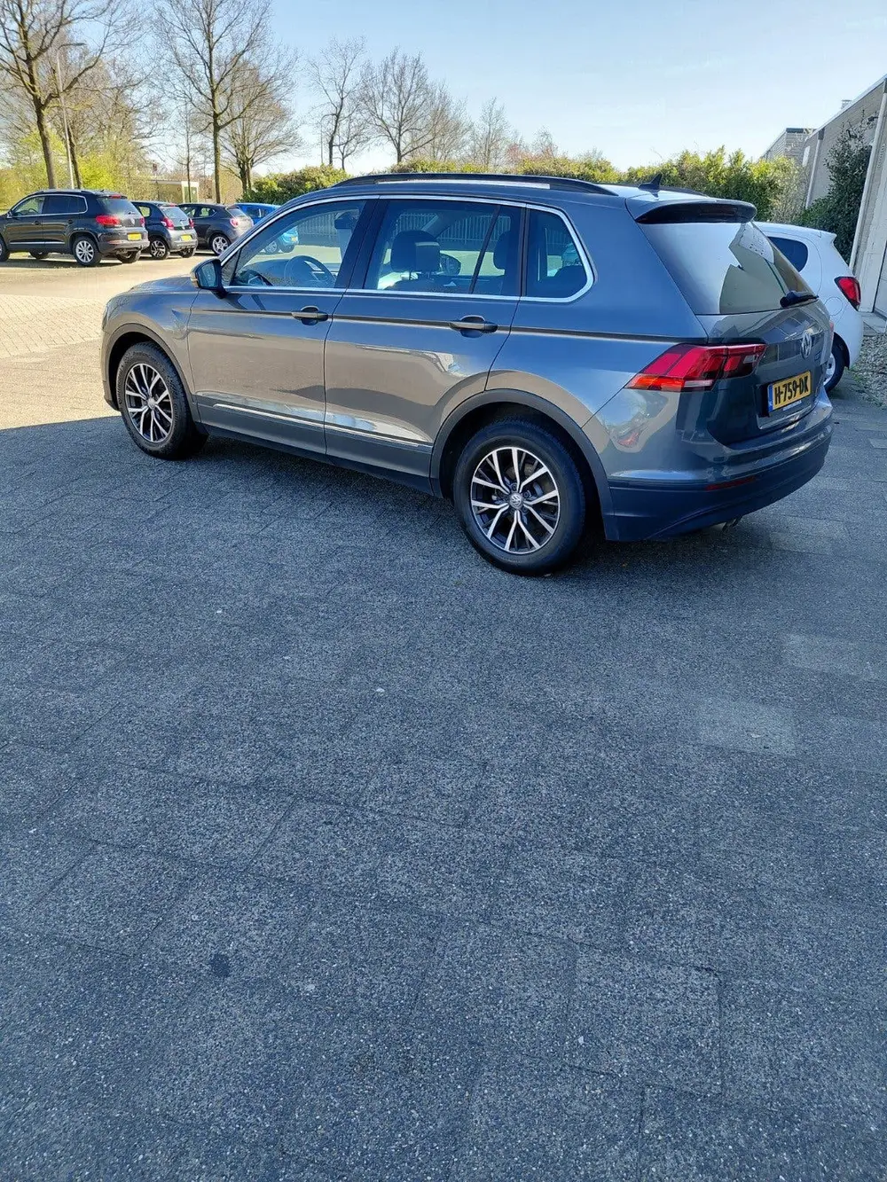 Volkswagen Tiguan 1.5 TSI 130pk 2020 Grijs uit 2020, foto 2