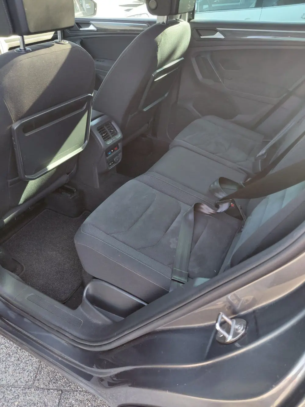 Volkswagen Tiguan 1.5 TSI 130pk 2020 Grijs uit 2020, foto 5