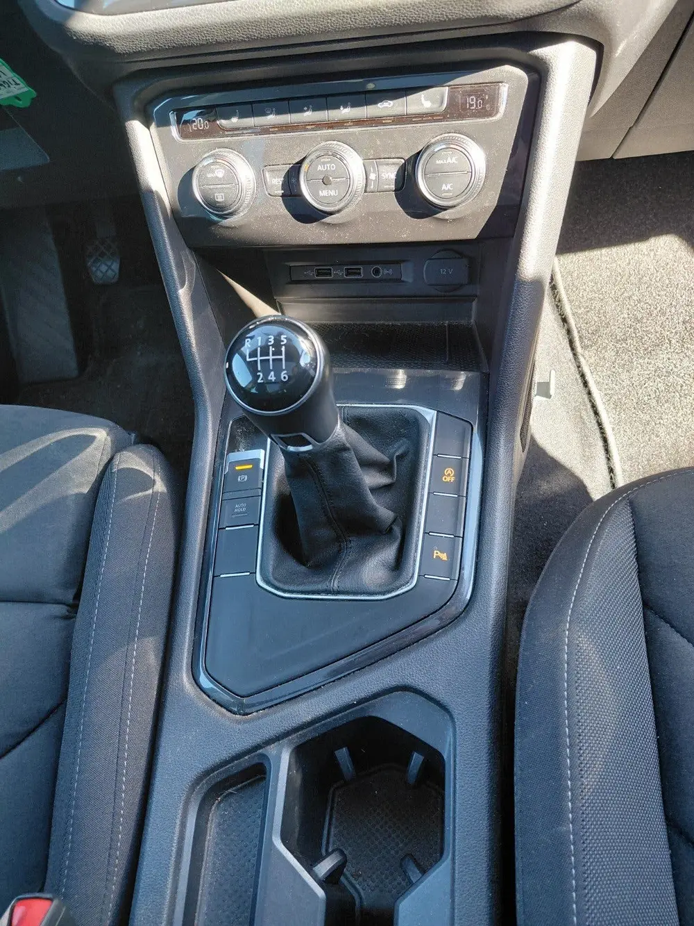 Volkswagen Tiguan 1.5 TSI 130pk 2020 Grijs uit 2020, foto 9