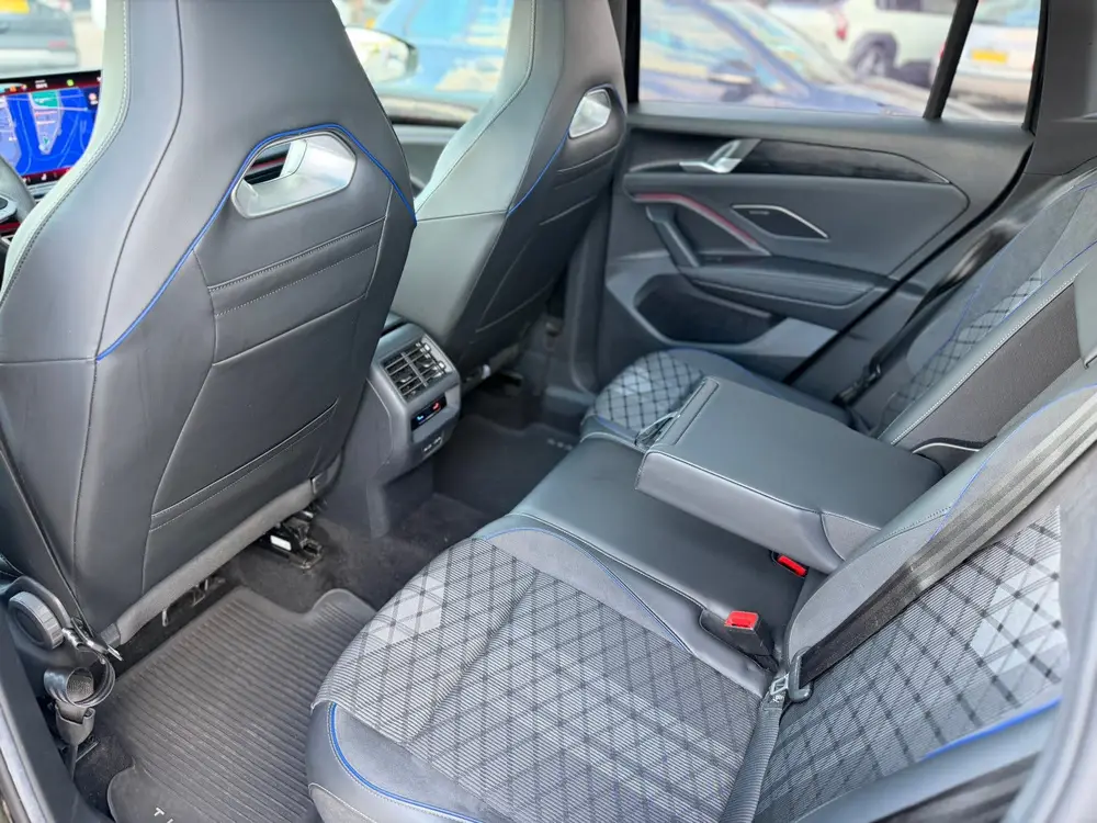 Volkswagen Tiguan 1.5 Etsi 150pk Dsg-7 2024 Zwart R-Line uit 2024, foto 11