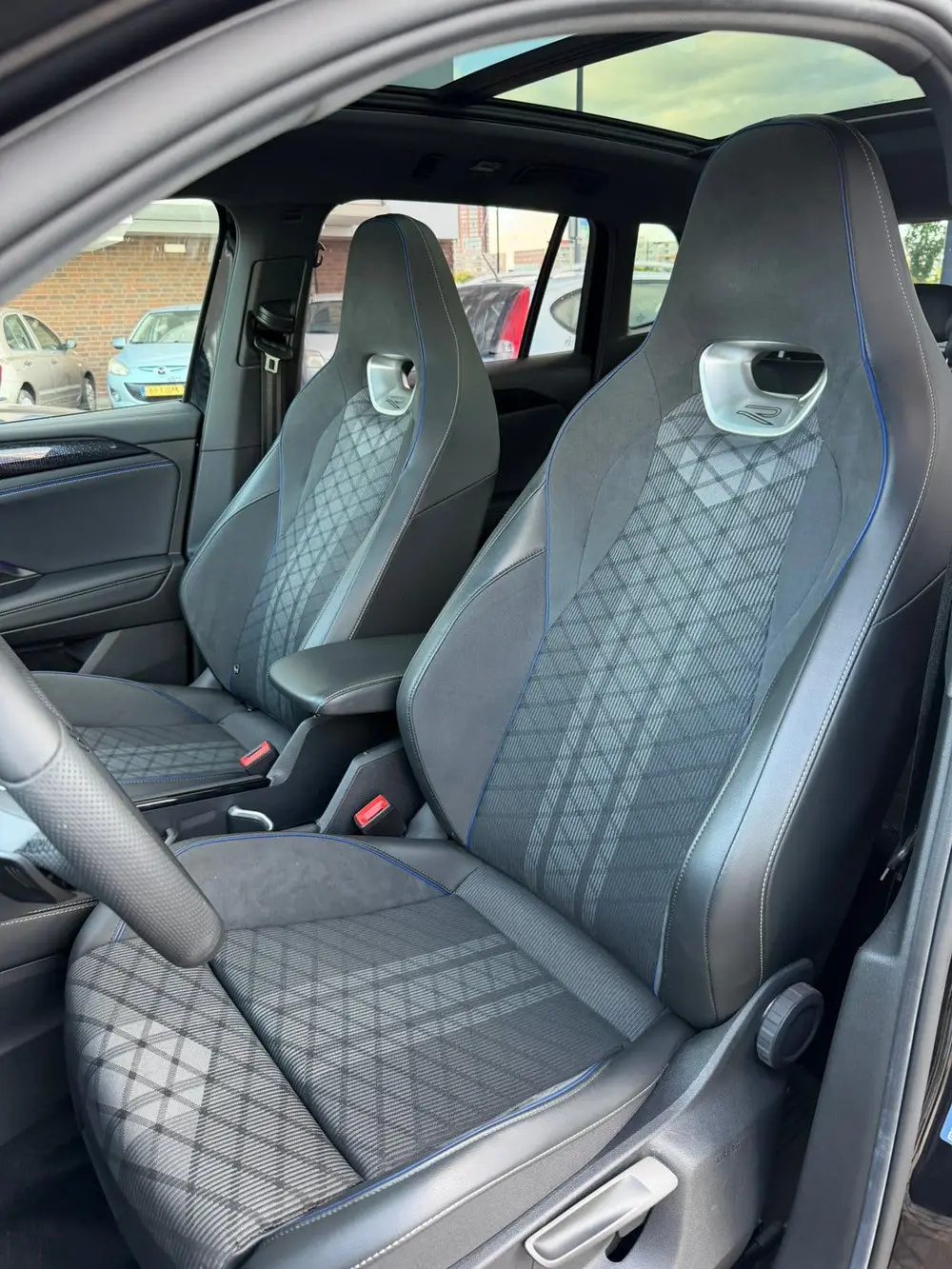 Volkswagen Tiguan 1.5 Etsi 150pk Dsg-7 2024 Zwart R-Line uit 2024, foto 16