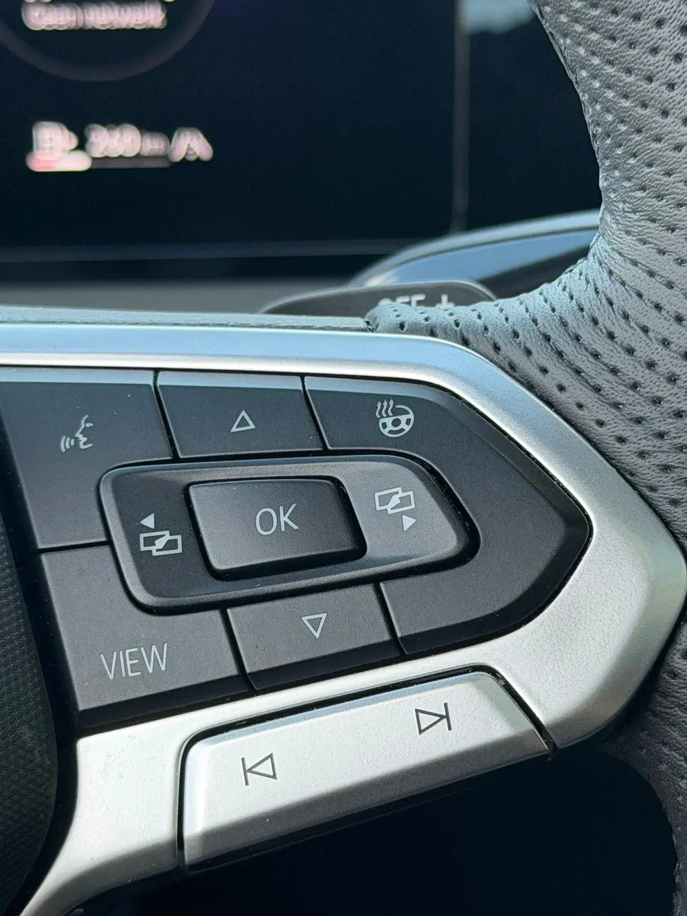 Volkswagen Tiguan 1.5 Etsi 150pk Dsg-7 2024 Zwart R-Line uit 2024, foto 17