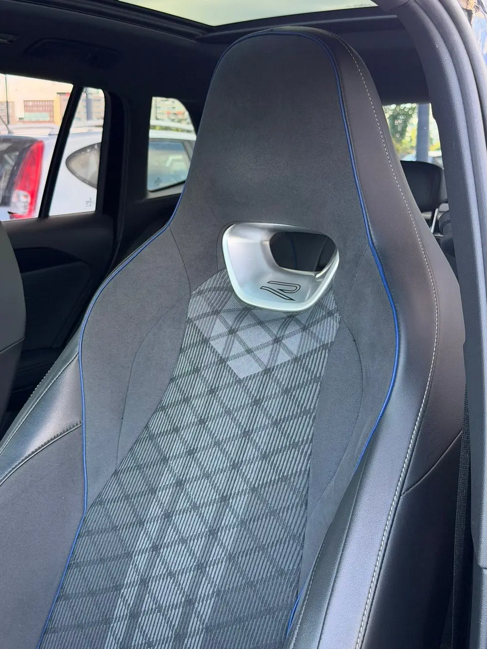 Volkswagen Tiguan 1.5 Etsi 150pk Dsg-7 2024 Zwart R-Line uit 2024, foto 19