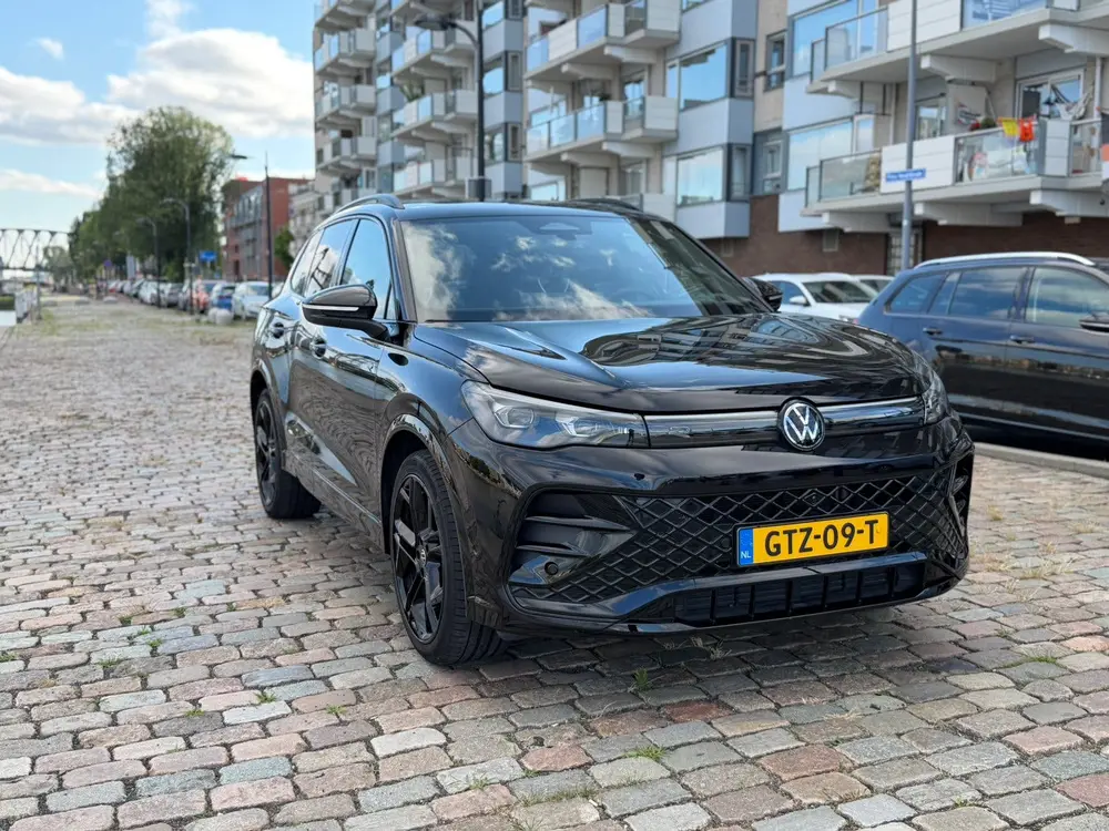 Volkswagen Tiguan 1.5 Etsi 150pk Dsg-7 2024 Zwart R-Line uit 2024, foto 5