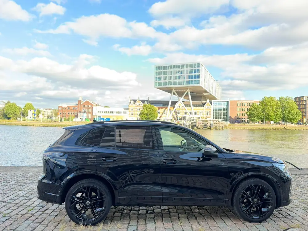 Volkswagen Tiguan 1.5 Etsi 150pk Dsg-7 2024 Zwart R-Line uit 2024, foto 7