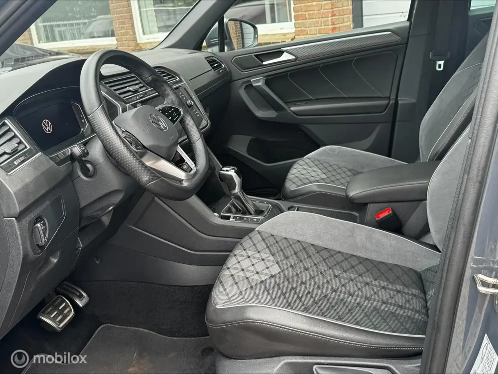 Volkswagen Tiguan 1.5 TSI R LINE DSG PANO/CAMERA/LED/ECC uit 2023, foto 16