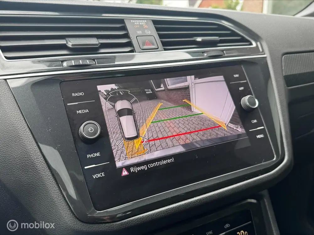 Volkswagen Tiguan 1.5 TSI R LINE DSG PANO/CAMERA/LED/ECC uit 2023, foto 6