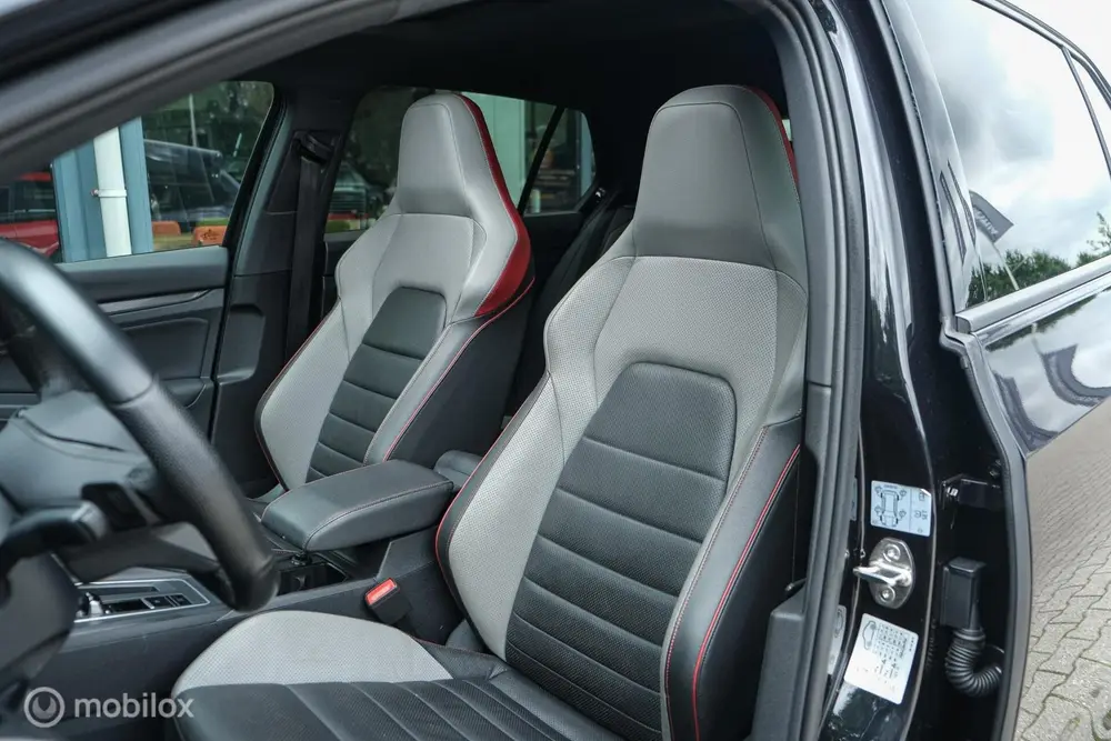 Volkswagen Golf 2.0 TSI GTI | Virtual | Harman Kardon | Schu uit 2021, foto 4