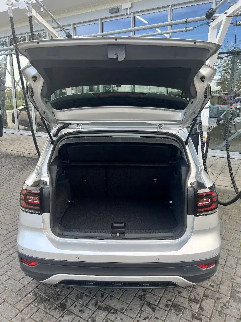 Volkswagen T-Cross Financial lease | Volkswagen T-Cross 1.0 TSI 115pk 7-DSG uit 2019, foto 18