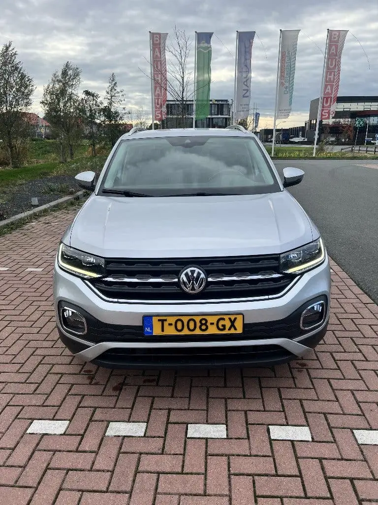 Volkswagen T-Cross Financial lease | Volkswagen T-Cross 1.0 TSI 115pk 7-DSG uit 2019, foto 3
