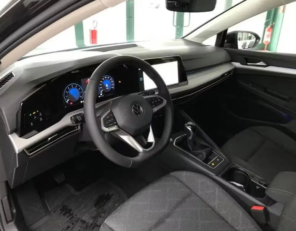 Volkswagen Golf 1.0 TSI 110pk 2022 Zwart uit 2022, foto 8