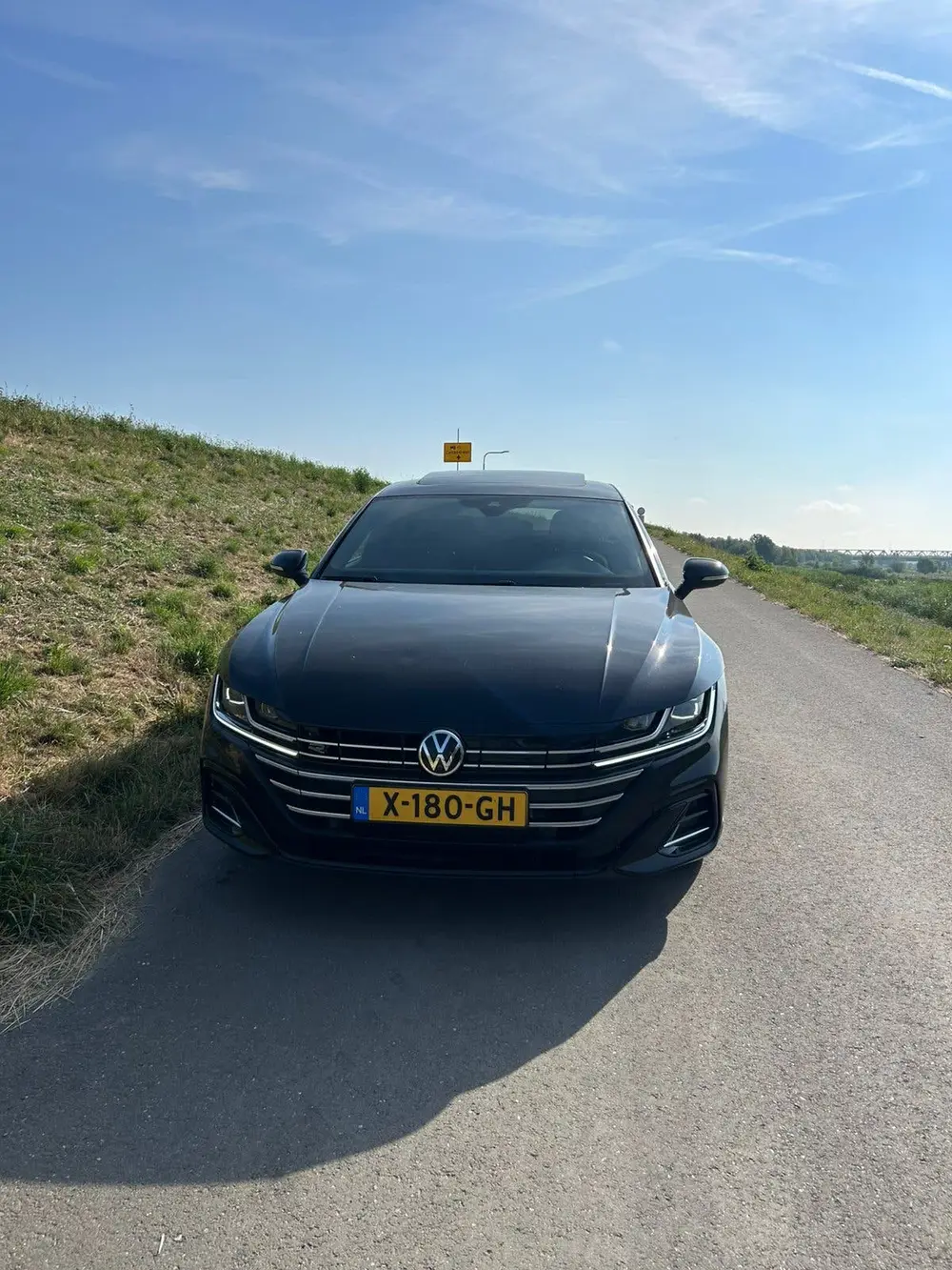 Volkswagen Arteon Shooting Brake Arteon 1.4 Ehybrid 218pk 6-DSG 2022 Zwart uit 2022, foto 2