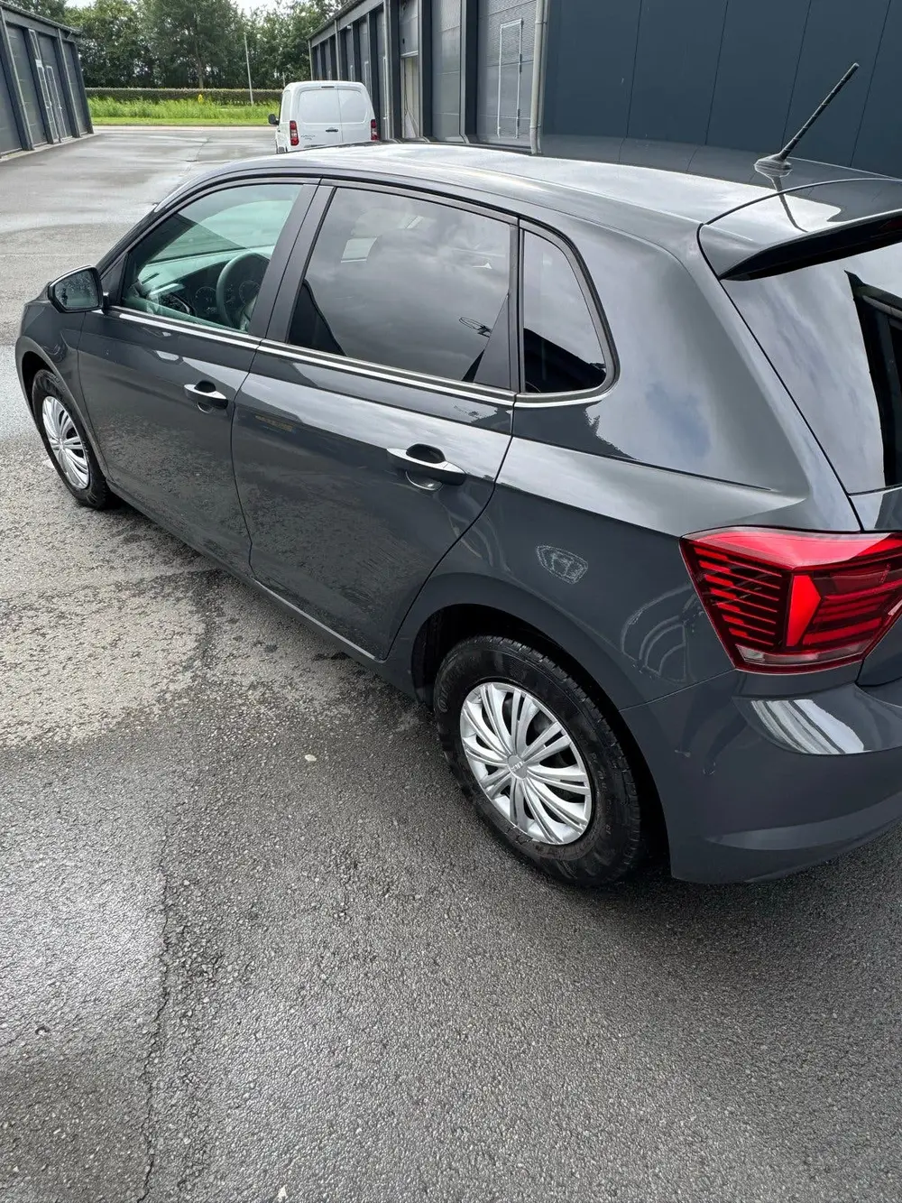 Volkswagen Polo 1.0 MPI 65pk 2019 Grijs uit 2019, foto 3