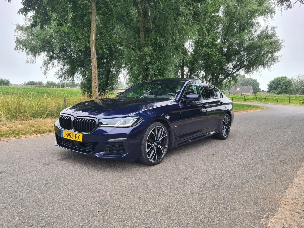BMW 5-serie 5-Serie 530i 252pk 2020 M-Sport Tanzanit L uit 2020, foto 4
