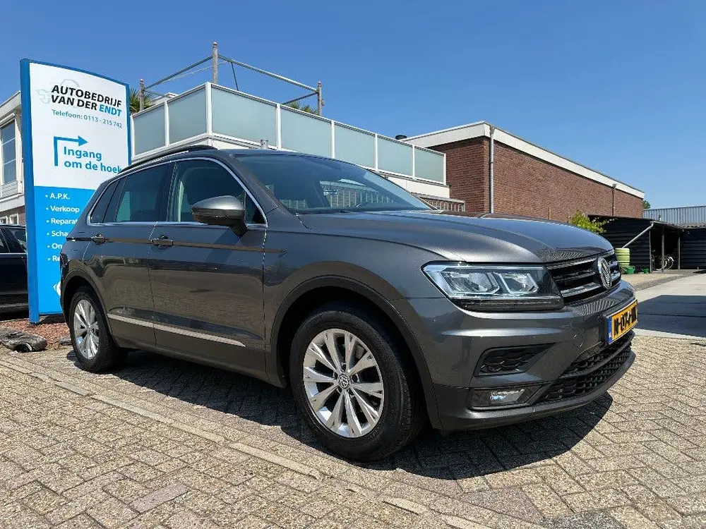 Volkswagen Tiguan 1.5 TSI | Comfortline Trekhaak LED CarPlay uit 2019, foto 2
