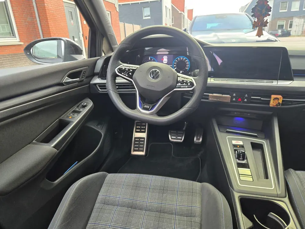 Volkswagen Golf 1.4 Ehybrid 204pk DSG 2021 Zwart uit 2021, foto 20