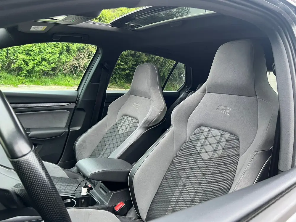 Volkswagen Golf 3x R-Line 1.5 TSI PANO VIRTUAL WINTER CAMERA uit 2021, foto 10