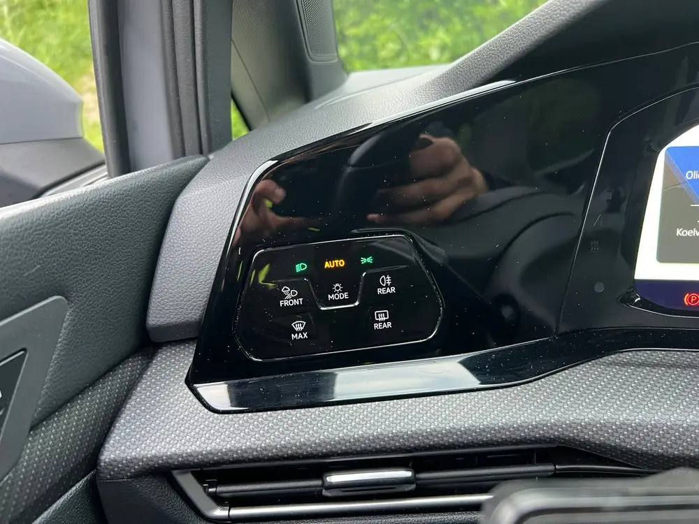 Volkswagen Golf 3x R-Line 1.5 TSI PANO VIRTUAL WINTER CAMERA uit 2021, foto 11