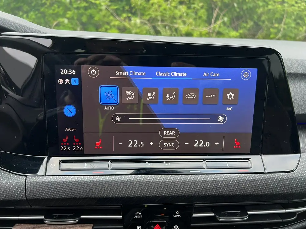Volkswagen Golf 3x R-Line 1.5 TSI PANO VIRTUAL WINTER CAMERA uit 2021, foto 12