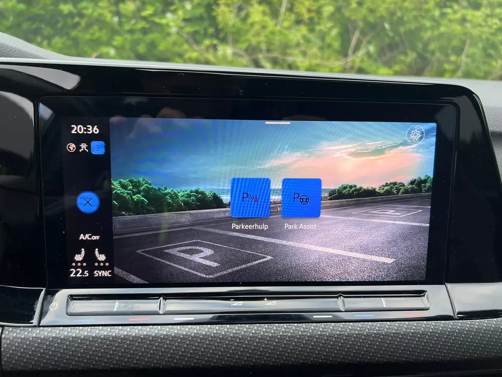 Volkswagen Golf 3x R-Line 1.5 TSI PANO VIRTUAL WINTER CAMERA uit 2021, foto 13