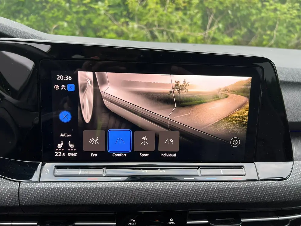 Volkswagen Golf 3x R-Line 1.5 TSI PANO VIRTUAL WINTER CAMERA uit 2021, foto 14