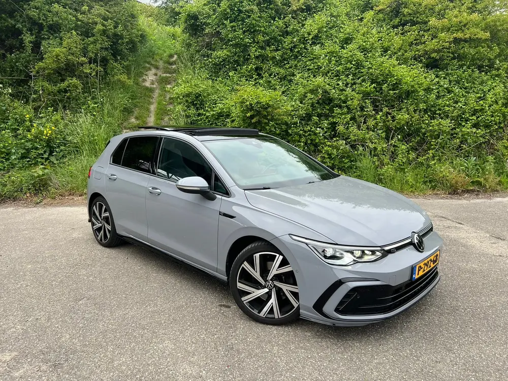 Volkswagen Golf 3x R-Line 1.5 TSI PANO VIRTUAL WINTER CAMERA uit 2021, foto 2
