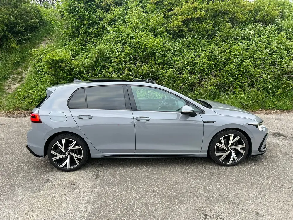 Volkswagen Golf 3x R-Line 1.5 TSI PANO VIRTUAL WINTER CAMERA uit 2021, foto 3