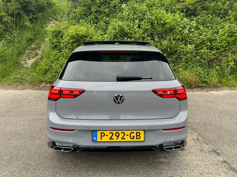 Volkswagen Golf 3x R-Line 1.5 TSI PANO VIRTUAL WINTER CAMERA uit 2021, foto 4
