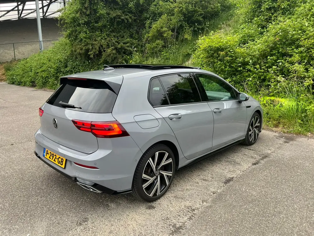 Volkswagen Golf 3x R-Line 1.5 TSI PANO VIRTUAL WINTER CAMERA uit 2021, foto 5