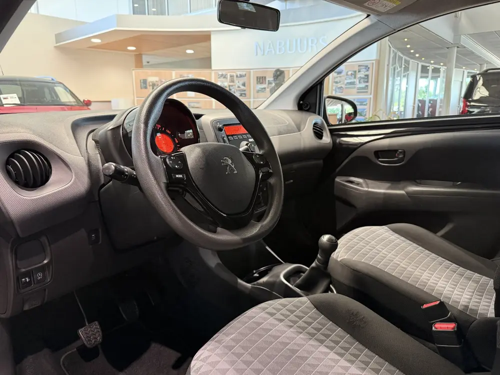 Peugeot 108 1.0 e-VTi Active NL auto uit 2022, foto 2