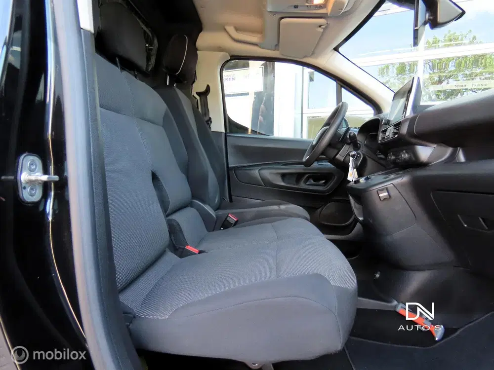 Citroën Berlingo Citroen Berlingo 1.5 BlueHDI 131PK Automaa uit 2022, foto 15