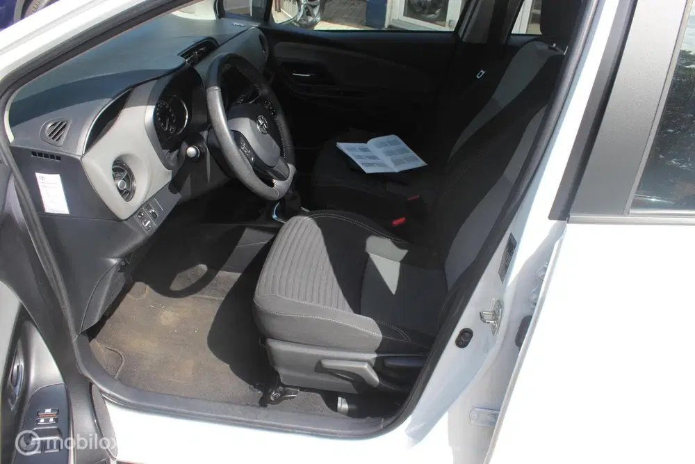 Toyota Yaris 1.0 VVT-i Connect uit 2019, foto 10