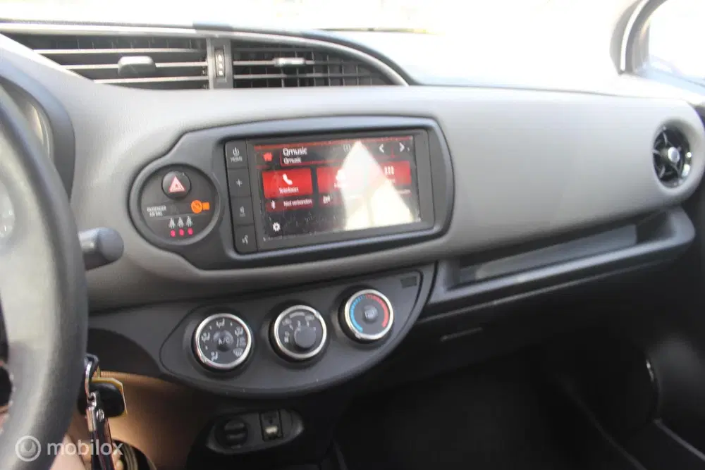 Toyota Yaris 1.0 VVT-i Connect uit 2019, foto 12
