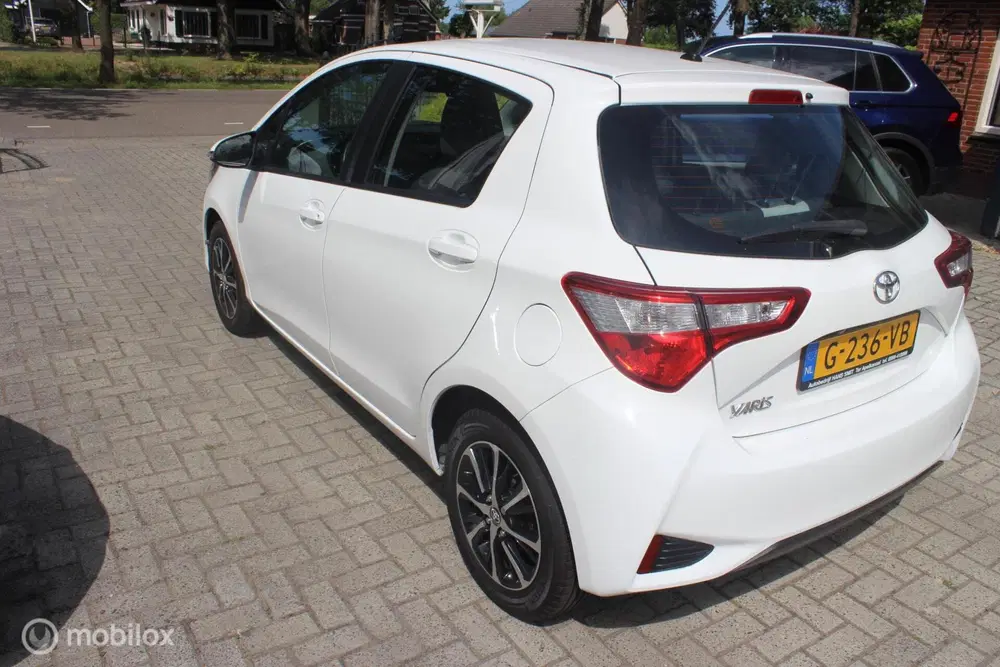 Toyota Yaris 1.0 VVT-i Connect uit 2019, foto 8