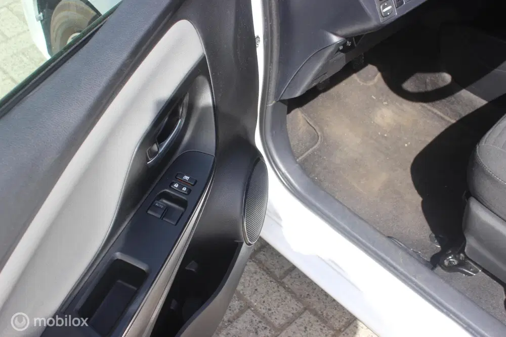 Toyota Yaris 1.0 VVT-i Connect uit 2019, foto 9