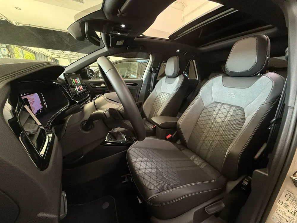 Volkswagen T-Roc 1.5 TSI 2024 R-line Black style Panoramadak uit 2024, foto 8