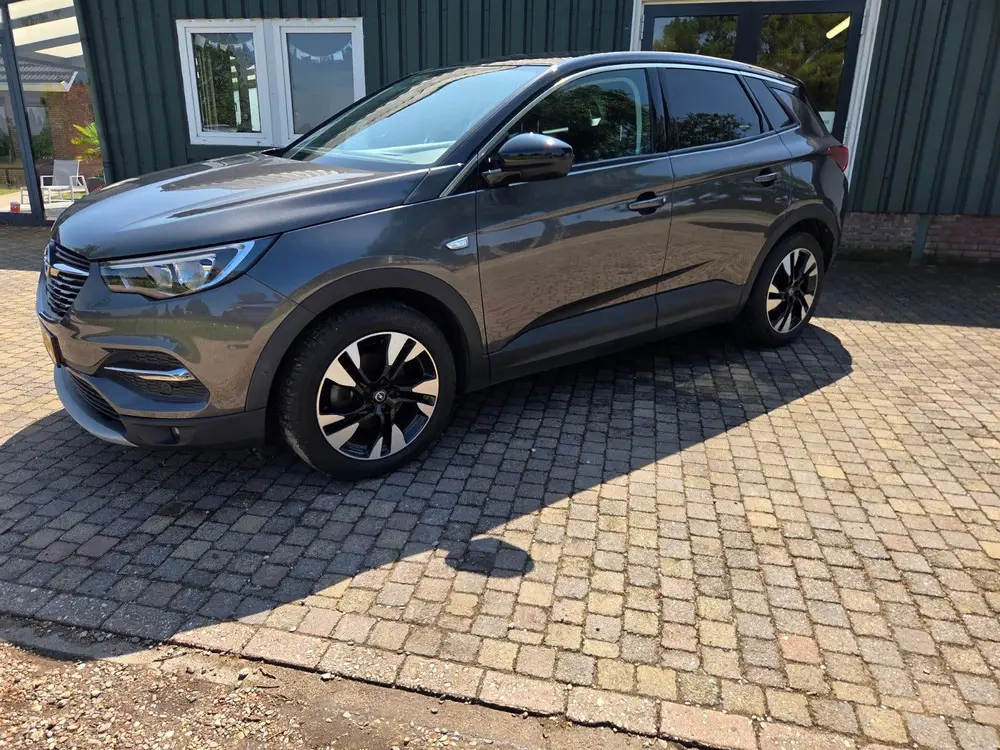 Opel Grandland X 1.2 Turbo 130pk S&S Aut 2019 Grijs uit 2019, foto 2