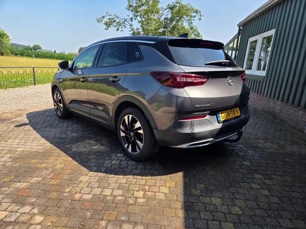 Opel Grandland X 1.2 Turbo 130pk S&S Aut 2019 Grijs uit 2019, foto 3