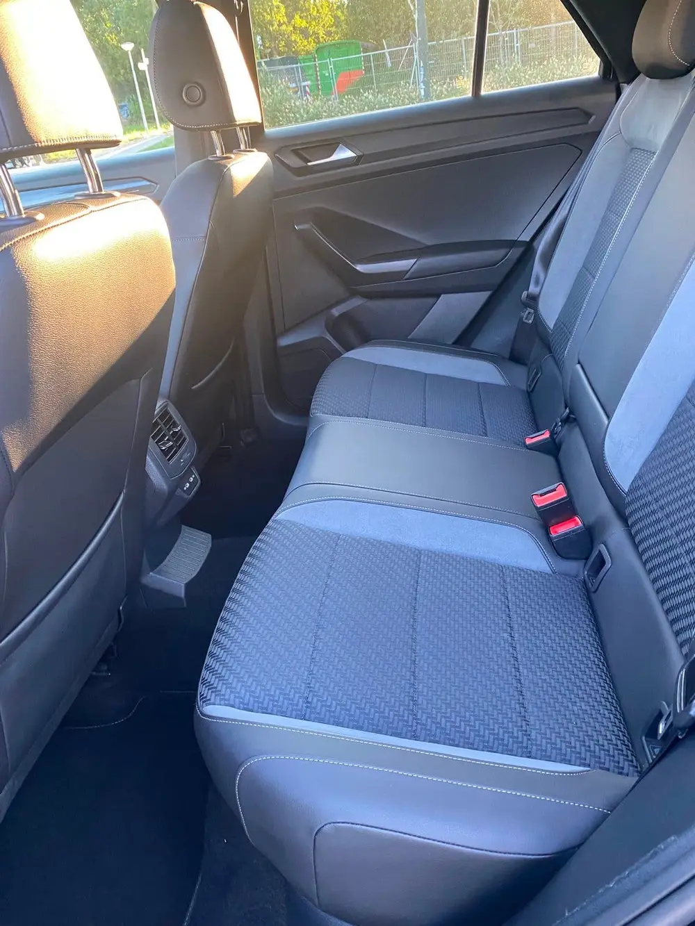 Volkswagen T-Roc 1.5 TSI 150pk 7-DSG 2022 Zwart uit 2022, foto 6