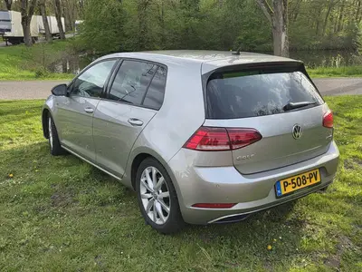 Volkswagen Golf VII Golf 1.5 TSI 130pk 7-DSG Bluemotion 2019 Grijs uit 2019