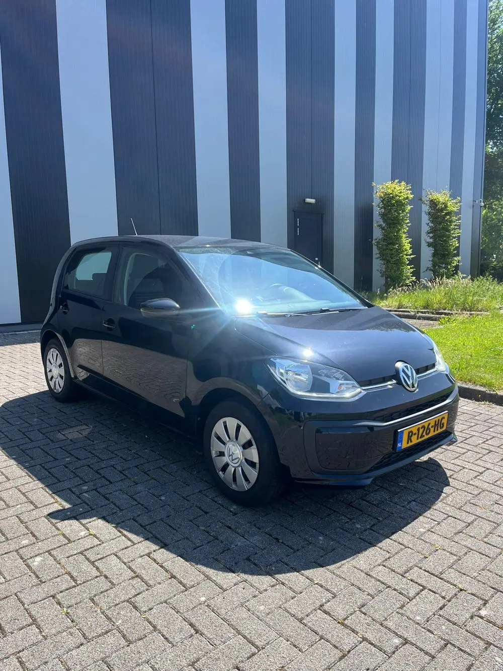 Volkswagen Up! 1.0 MPI 65PK 2022 Zwart LPG G3! Voordelig! uit 2022