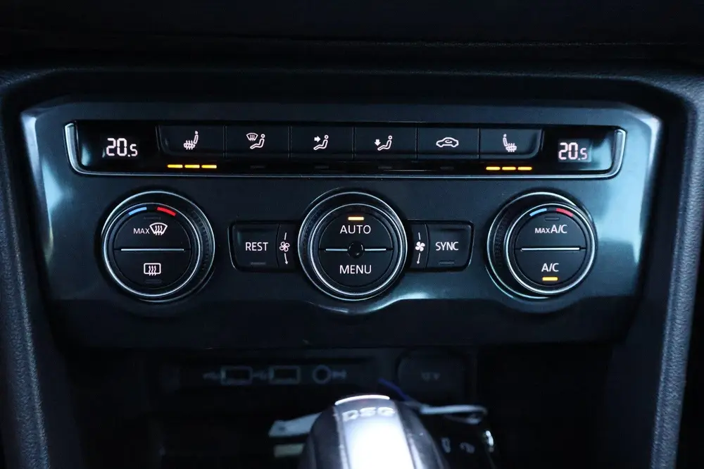 Volkswagen Tiguan 1.5 TSI R-line ACC I Pano I Apple Carplay uit 2019, foto 19