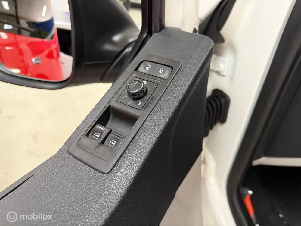 Volkswagen Transporter 2.0 TDI L2H1 Airco Cruise Navi uit 2019, foto 9