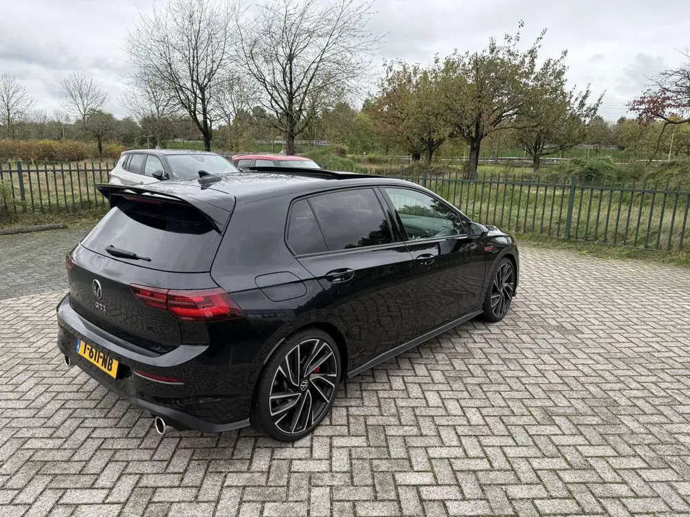 Volkswagen Golf 2.0 TSI 245pk 7-DSG 2021 Zwart uit 2021, foto 4