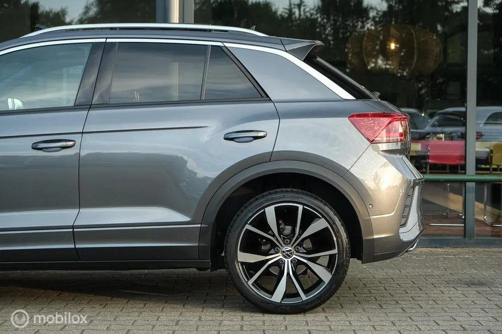 Volkswagen T-Roc 1.5 TSI R-Line | Pano | IQLed | 19 Inch | A uit 2022, foto 12