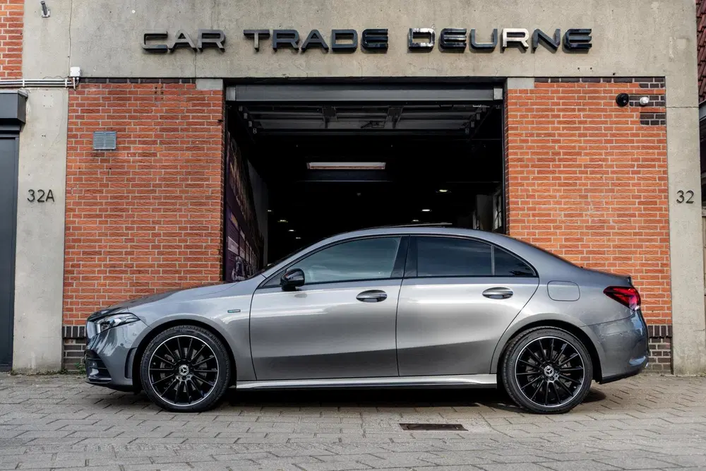 Mercedes-Benz A-Klasse Mercedes A-klasse 250 e AMG Pano uit 2020, foto 4