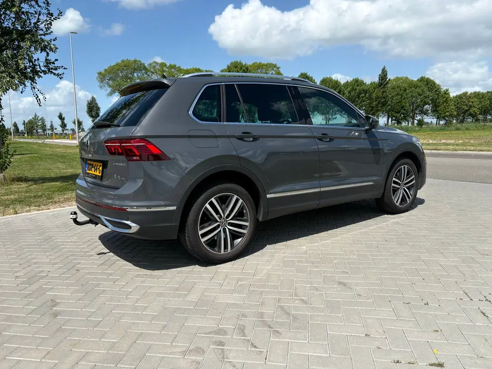Volkswagen Tiguan 1.4 TSI Ehybrid 150pk DSG 2021 Grijs uit 2021, foto 4